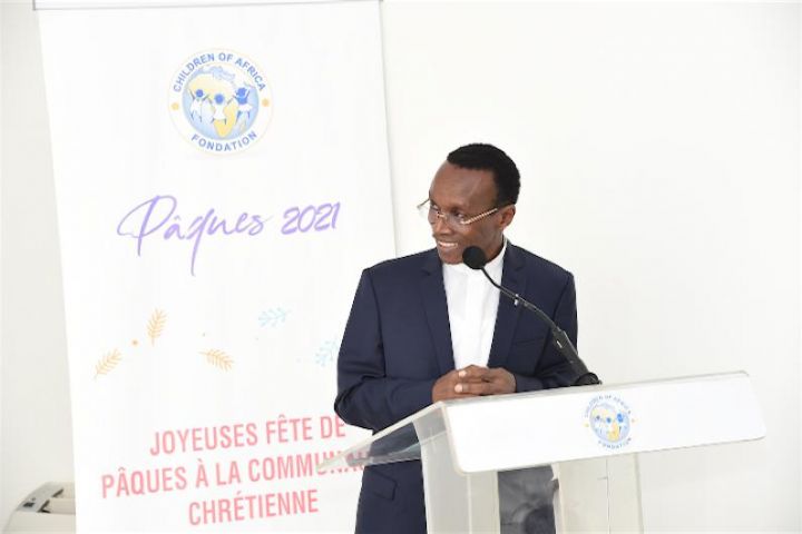 Don à la communauté chrétienne Dominique Ouattara_Paques_2021_CIV_19