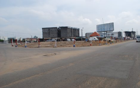 Les travaux de construction des infrastructures commerciales en cours à Yopougon.