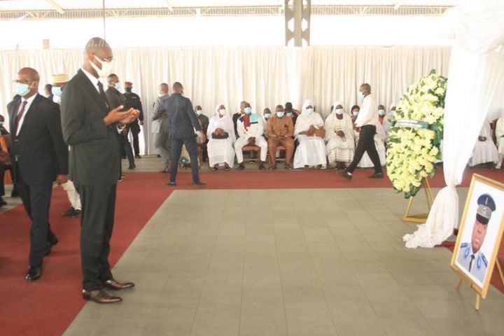 Cérémonie d’hommage à l’adjudant Seydou Sanogo du ministère du budget décédé lors de l`attaque du cortège du ministre du budget et du portefeuille de l’état lors des élections présidentielles du 31/10/2020.