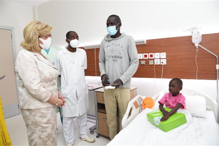 sténose caustique_Hopital_mere_enfants_operés_CIV_12