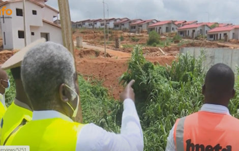 Le Ministre Gouverneur, Robert Beugré Mambé visite les chantiers du District d’Abidjan.