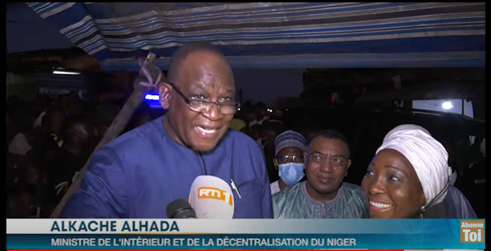 Kandia Camara Ministre d’état, ministre des affaires étrangères, échange avec une délégation ministérielle du Niger arrivée en Côte-d’Ivoire.