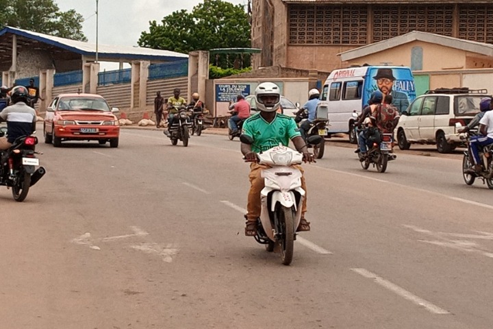 Côte d’Ivoire – Apalo et les motos : ça roule à Bouaké ! (Reportage).