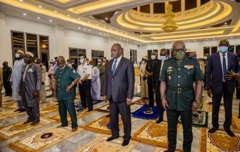 Ramadan 2021 : le ministre de la défense Ouattara Birahima rompt le jeûne avec les FDS (Forces de Défense et de Sécurité).