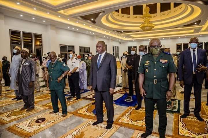 Ramadan 2021 : le ministre de la défense Ouattara Birahima rompt le jeûne avec les FDS (Forces de Défense et de Sécurité).