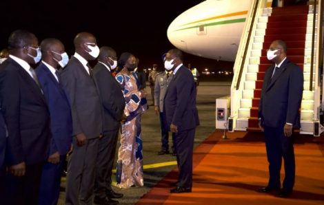 Le Chef de l’Etat a regagné Abidjan après avoir pris part au Sommet sur le financement des économies africaines, à Paris.