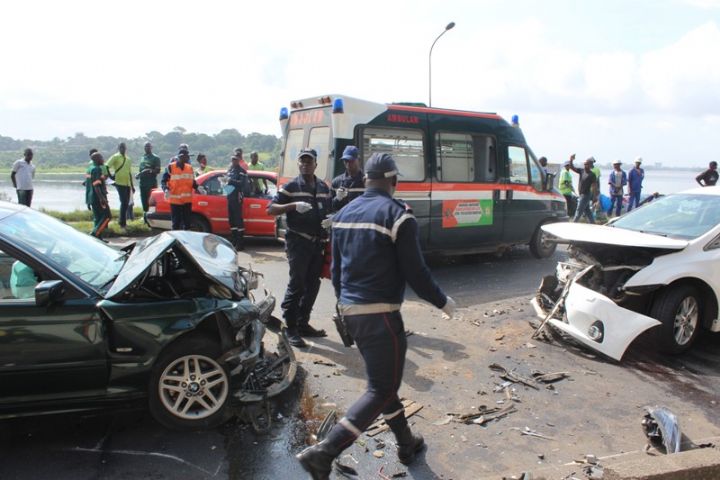 Suspension des inspecteurs du permis de conduire pour corruption_2021_CIV_3