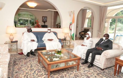 Le Chef de l’Etat a échangé avec le Ministre des Affaires Etrangères de la Gambie.