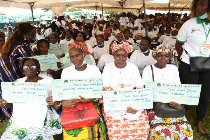 Celebration_Fetes_mers_Dominique_Ouattara_Bingerville_2021_CIV_18