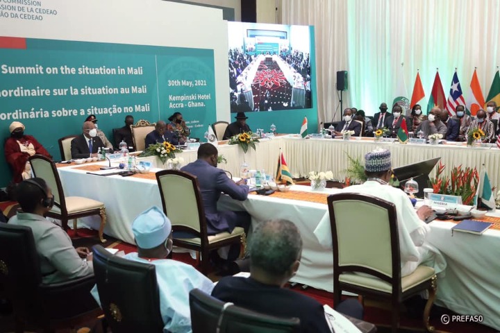 Le Chef de l’Etat a pris part à la cérémonie de clôture du 59ème Sommet ordinaire de la CEDEAO, à Accra.