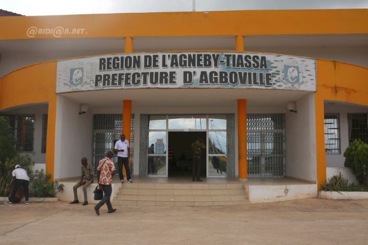 Cérémonie de remise de certificats fonciers aux récipiendaires_Agneby_tiassa_2021_RCI_CIV_17