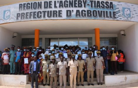 Région de l’Agneby Tiassa : cérémonie de remise de certificats fonciers aux récipiendaires.