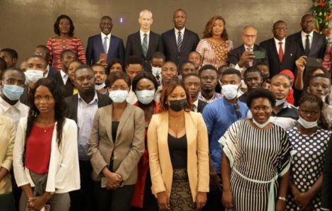 Institut de Formation Politique Amadou Gon Coulibaly : Le Ministre Français Franck Riester partage son expérience.