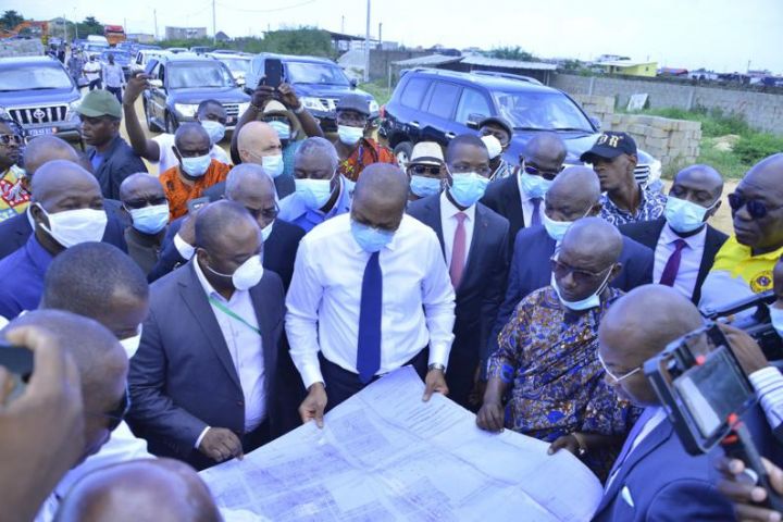 Litige foncier à Djibo Kamon (Port-Bouet) : le ministre de la construction rassure les détenteurs de titres de propriété.