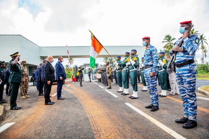 MAE_Français_PM_Mindef_inaugurent le centre ani_terroriste de Jacqueville_CIV_2