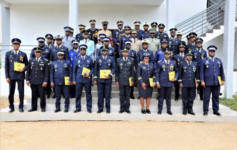 Etude Supérieures de Défense de Zambakro : 21 nouveaux brevetés de l’Ecole de Guerre de Côte d’Ivoire reçoivent leurs diplômes.