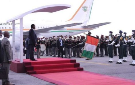 Le président Ouattara de retour à Abidjan après un séjour privé en France.