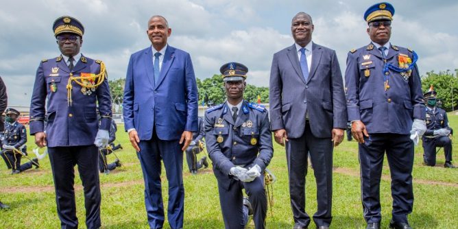 Remise d’épaulettes/Côte-d’Ivoire : Gon et Hambak honorés par l’École des Forces Armées.