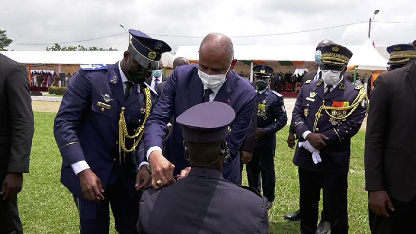 Remise_epaulettes_promo_GON_Hambak_EFA_Armées_RCI_2