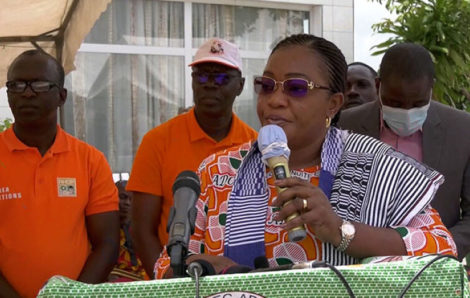 Sinfra : La ministre Arlette Badou N’Guessan mobilise les militants du RHDP.