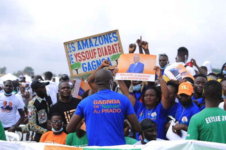 Populations_La Mé_rendent_hommage à Alassane Ouattara_Patrick_Achi_2021_PM_RCI_CIV_20
