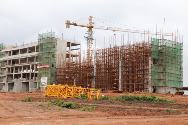 Les travaux de construction des bâtiments de l’université de Bondoukou en phase d’exécution.