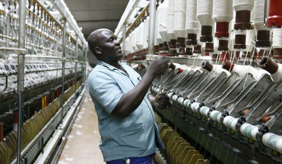 Gonfreville_Usine_textile_relancee_Gouvernement_RCI_PM_Patrick_Achi_24092021_CIV_1