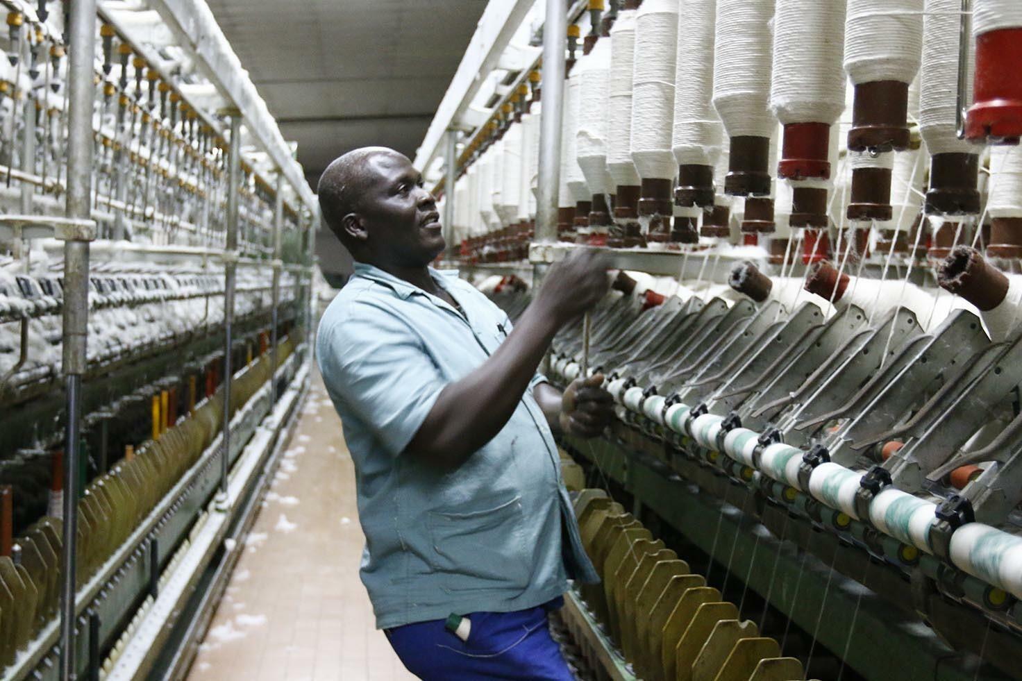 Gonfreville_Usine_textile_relancee_Gouvernement_RCI_PM_Patrick_Achi_24092021_CIV_1