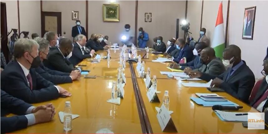 Côte-d’Ivoire : Achi invite des hommes d’affaires allemands emmenés par Mangou à venir investir davantage.
