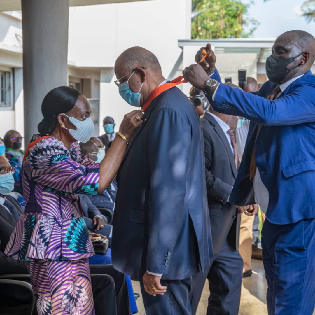 Distinction_22_personalites_Chanceliere_Henriette_Dagri_Diabate_2021_RCI_CIV_1