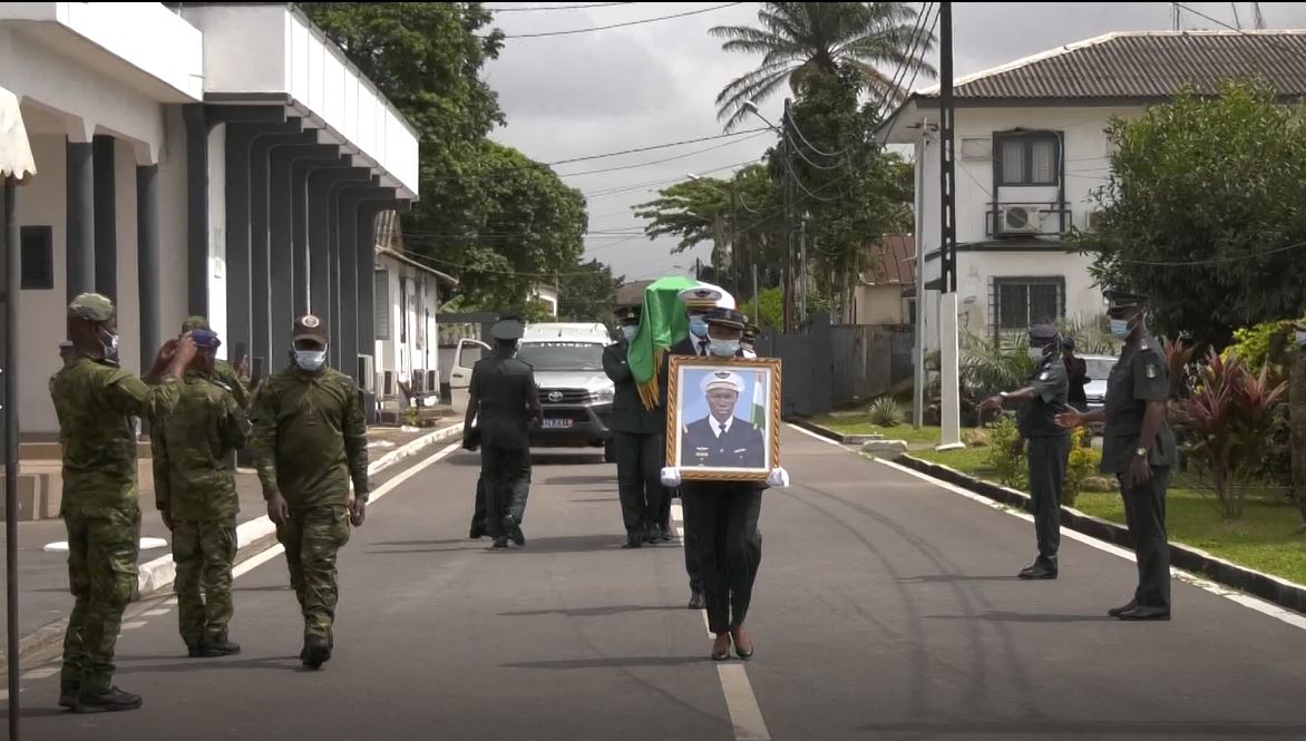 FDS_rendent_hommage_victime_Crash_MI24_RCI_CIV_1