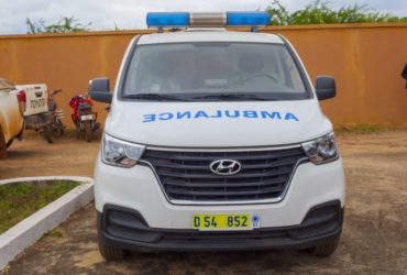 Département de Kounahiri, Région du BERE : le Chef de l’Etat offre une Ambulance à l’hôpital général.