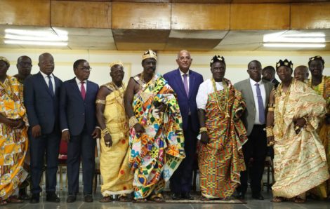 Cohésion sociale et préservation de la paix : le Premier Ministre salue la contribution des chefs traditionnels du Sud-Comoé.