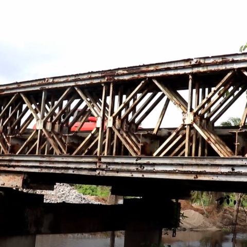 Grand-Bassam : le pont qui relie la ville à Mondoukou est dans un piteux état.