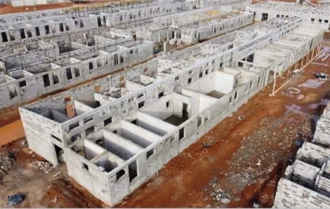 La Côte d’Ivoire au travail : le tout nouvel Hôpital Général de la ville de Danané sort de terre.