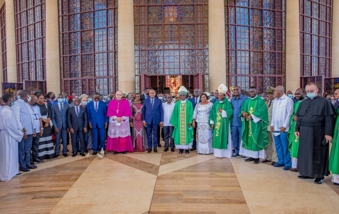 Journée de la Paix : le Premier Ministre Patrick Achi prend part à une messe à la Basilique de Yamoussoukro.