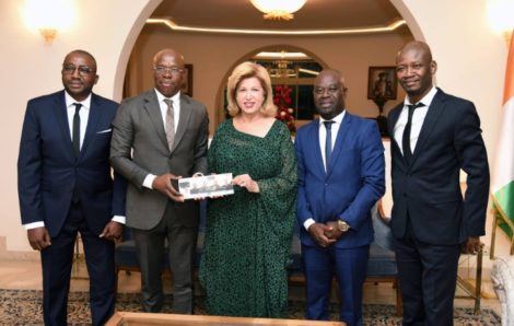 Côte d’Ivoire : Magic System invite Dominique Ouattara à sa tournée Zougloutique.