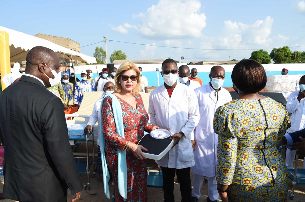 Remise de dons au centre de santé_Ferke_DFO_28102021_RCI_CIV_20