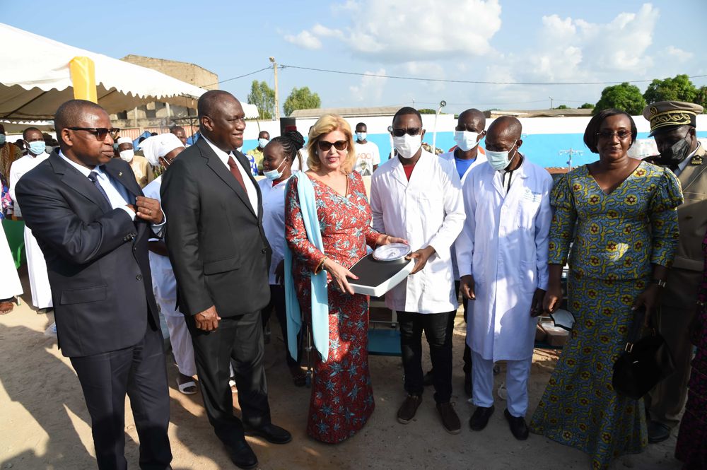 Remise de dons au centre de santé_Ferke_DFO_28102021_RCI_CIV_21