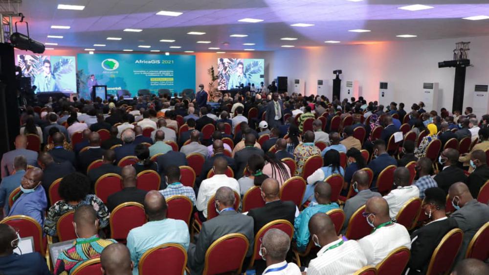 Sciences géospatiales_AfricaGIS 2021_Conference_Abidjan_Kaba_Niale_RCI_CIV_2