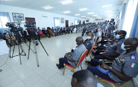 Tournée pour la maîtrise du processus électorale : le président de la CEI Coulibaly Kuibiert lance officiellement la campagne à l’Ecole de Gendarmerie d’Abidjan.