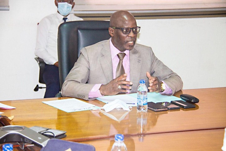 Côte d’Ivoire : 660 postes d’Assistants, Assistants chefs de clinique et Attachés de Recherche à pourvoir dès février 2022.