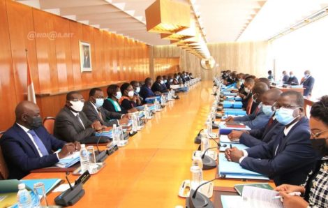 Commerce et industrie : le Gouvernement adopte deux mesures en faveur de l’industrialisation de l’économie et la modernisation du commerce.