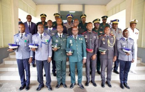 Forces armées : Téné Birahima Ouattara honore les lauréats des prix d’excellence.