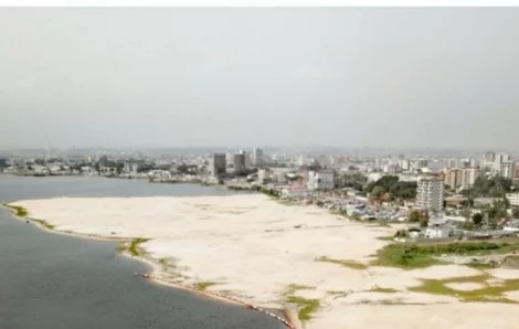 Côte d’Ivoire : polémique sur de nouveaux remblais à Marcory, sur la lagune d’Abidjan.