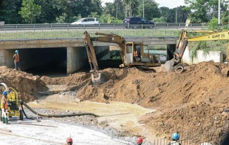 Assainissement et drainage dans le District d’Abidjan : de grands travaux engagés par le gouvernement pour réduire les inondations.