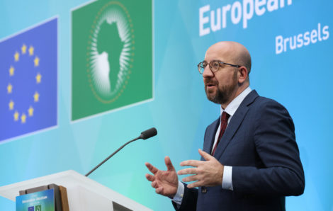 𝐋𝐞 𝐂𝐡𝐞𝐟 𝐝𝐞 𝐥’𝐄𝐭𝐚𝐭 𝐚 𝐩𝐫𝐢𝐬 𝐩𝐚𝐫𝐭 𝐚̀ 𝐥𝐚 𝐜𝐞́𝐫𝐞́𝐦𝐨𝐧𝐢𝐞 𝐝’𝐨𝐮𝐯𝐞𝐫𝐭𝐮𝐫𝐞 𝐝𝐮 𝟔ème 𝐒𝐨𝐦𝐦𝐞𝐭 𝐨𝐫𝐝𝐢𝐧𝐚𝐢𝐫𝐞 𝐔𝐧𝐢𝐨𝐧 𝐀𝐟𝐫𝐢𝐜𝐚𝐢𝐧𝐞 – 𝐔𝐧𝐢𝐨𝐧 𝐄𝐮𝐫𝐨𝐩𝐞́𝐞𝐧𝐧𝐞, 𝐚̀ 𝐁𝐫𝐮𝐱𝐞𝐥𝐥𝐞𝐬 (17-18 février 2022).