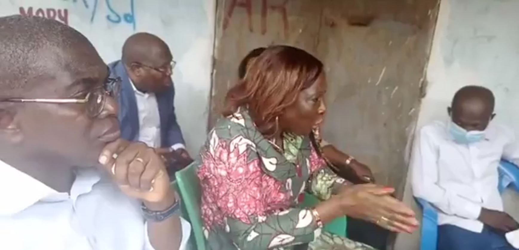Kandia_maire_Abobo_dialogue_ferrailleurs_2022