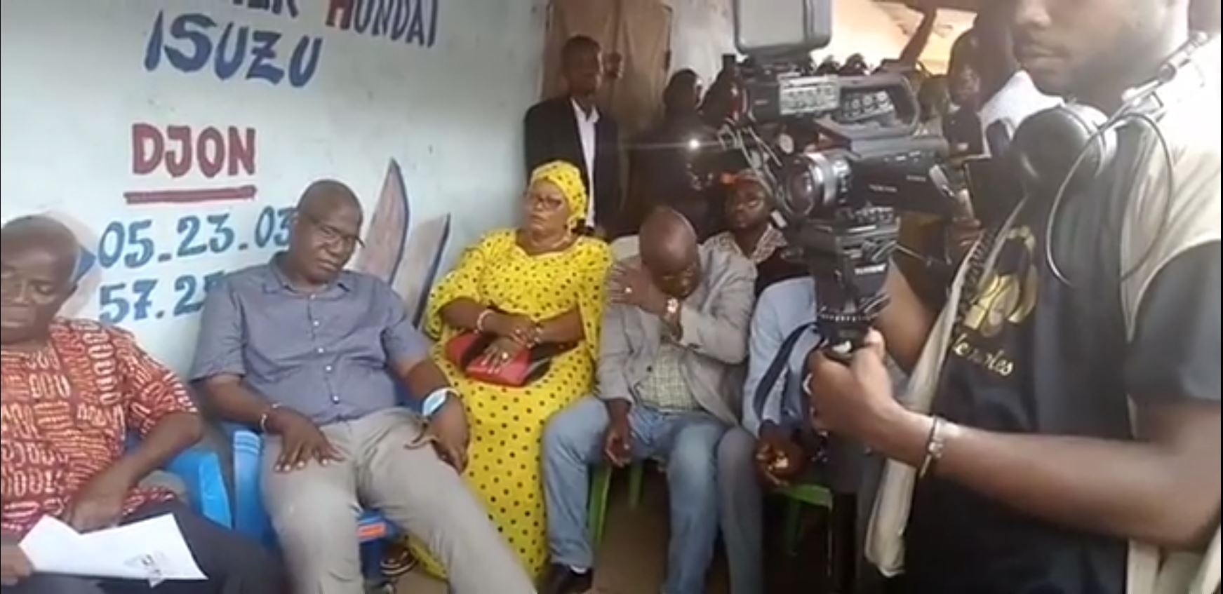 Kandia_maire_Abobo_dialogue_ferrailleurs_2022_1