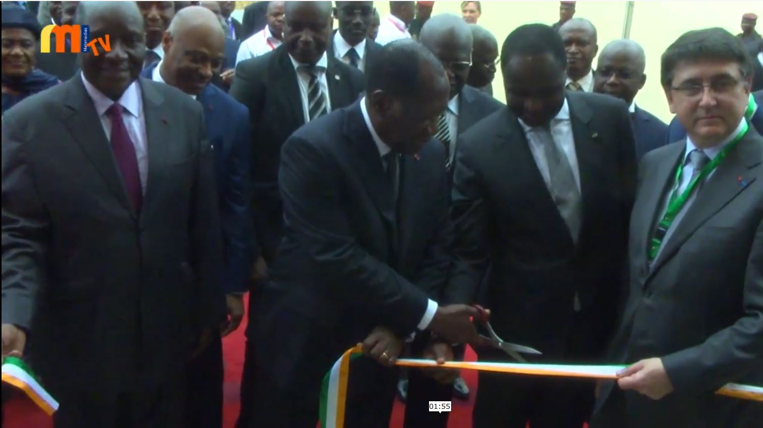 President_inaugure_1ere_Usine_Chocolat_CotedIvoire_052015_RCI_CIV_2